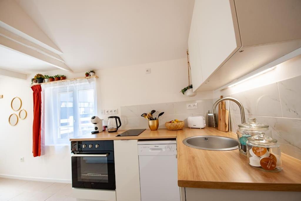 Le Cocoon - Appartement Dans Maison Du Xviieme Siecle Fougères Exterior foto